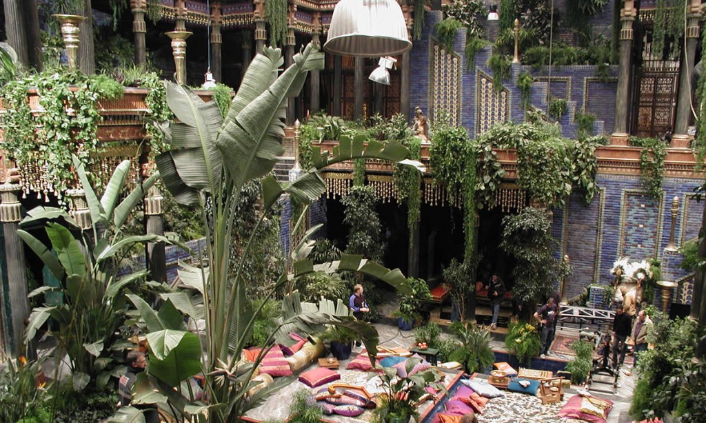 ภาพจำลองสวนลอยบาลิโลน จากภาพยนตร์เรื่อง Alexander - Hanging Gardens of Babylon Scene from Alexander movie