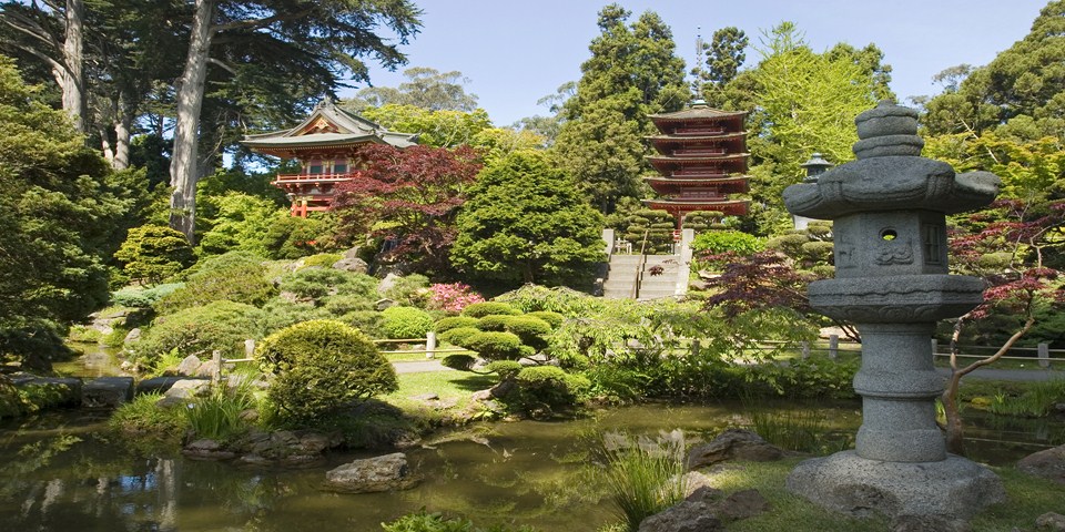 Lantern of Peace and pagoda